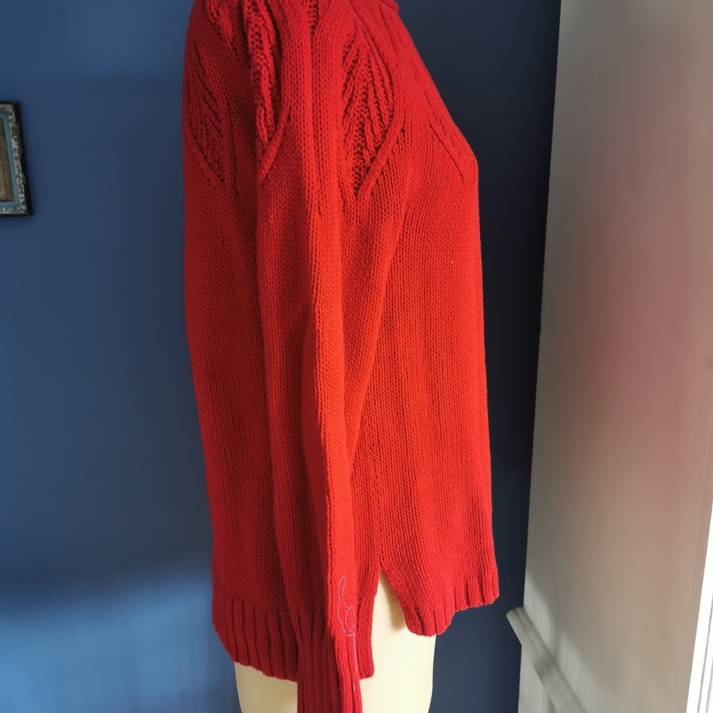 Red sweater - Picture 2 of 10